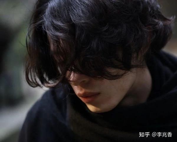 气质男士网名(男生气质的网名，很好听有风度的男生昵称)