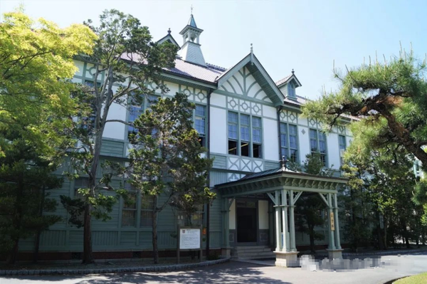 成为网红大学需要具备哪些特质 知乎