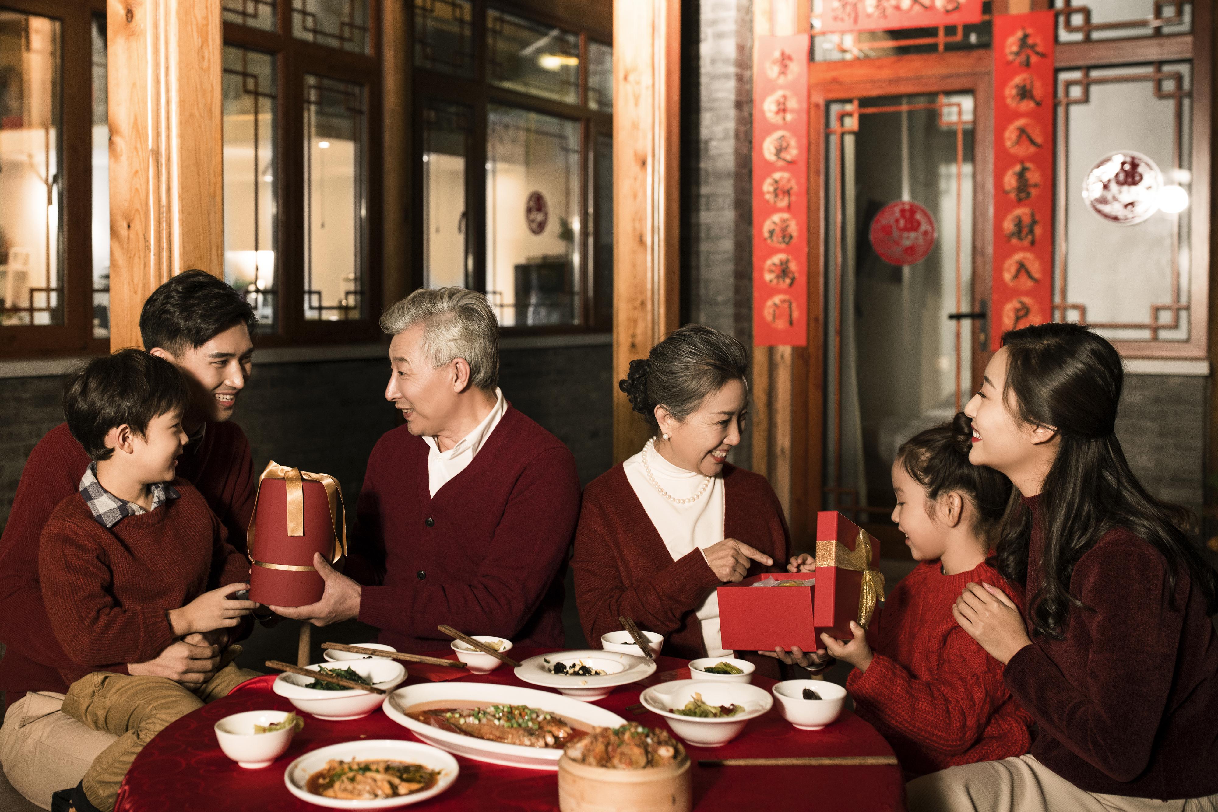 家庭新年布置温馨图片图片