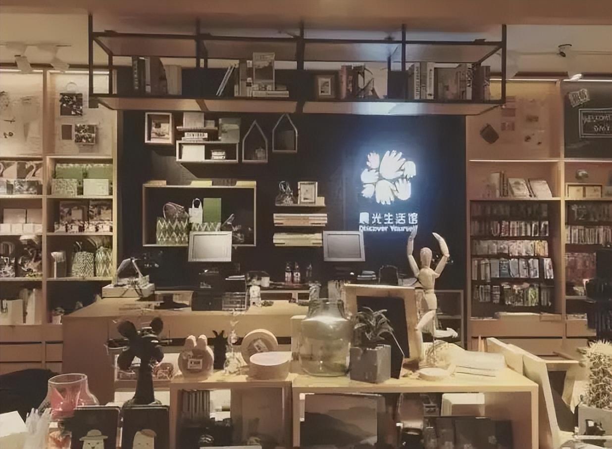 九木杂物社2021收入95亿泡泡玛特年利润近10亿元