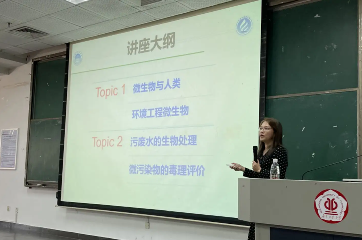 上海一大学副教授工资曝光,接近50万,难怪总有人说大学老师不差钱