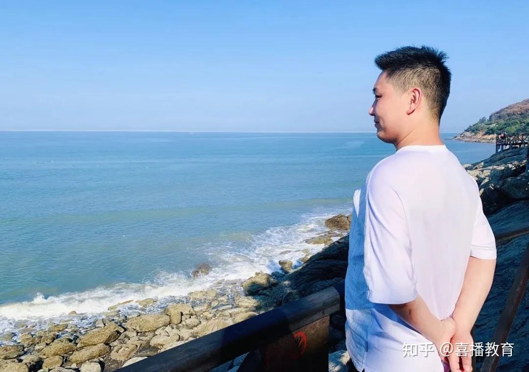 头陀渊i他曾是乡村药店老板如今粉丝超600万11部作品播放均过亿