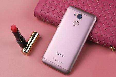 新品,包括荣耀路由x1,荣耀畅玩6a手机,荣耀畅玩平板2,荣耀畅玩手环a2