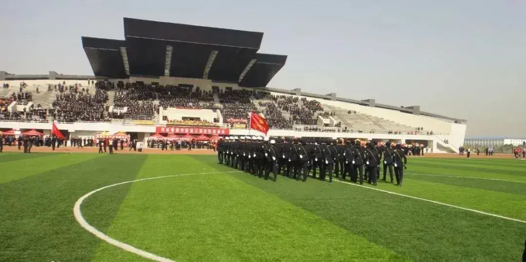 学院现有三个校区,分别位于郑州,开封和洛阳,占地总面积1690余亩.