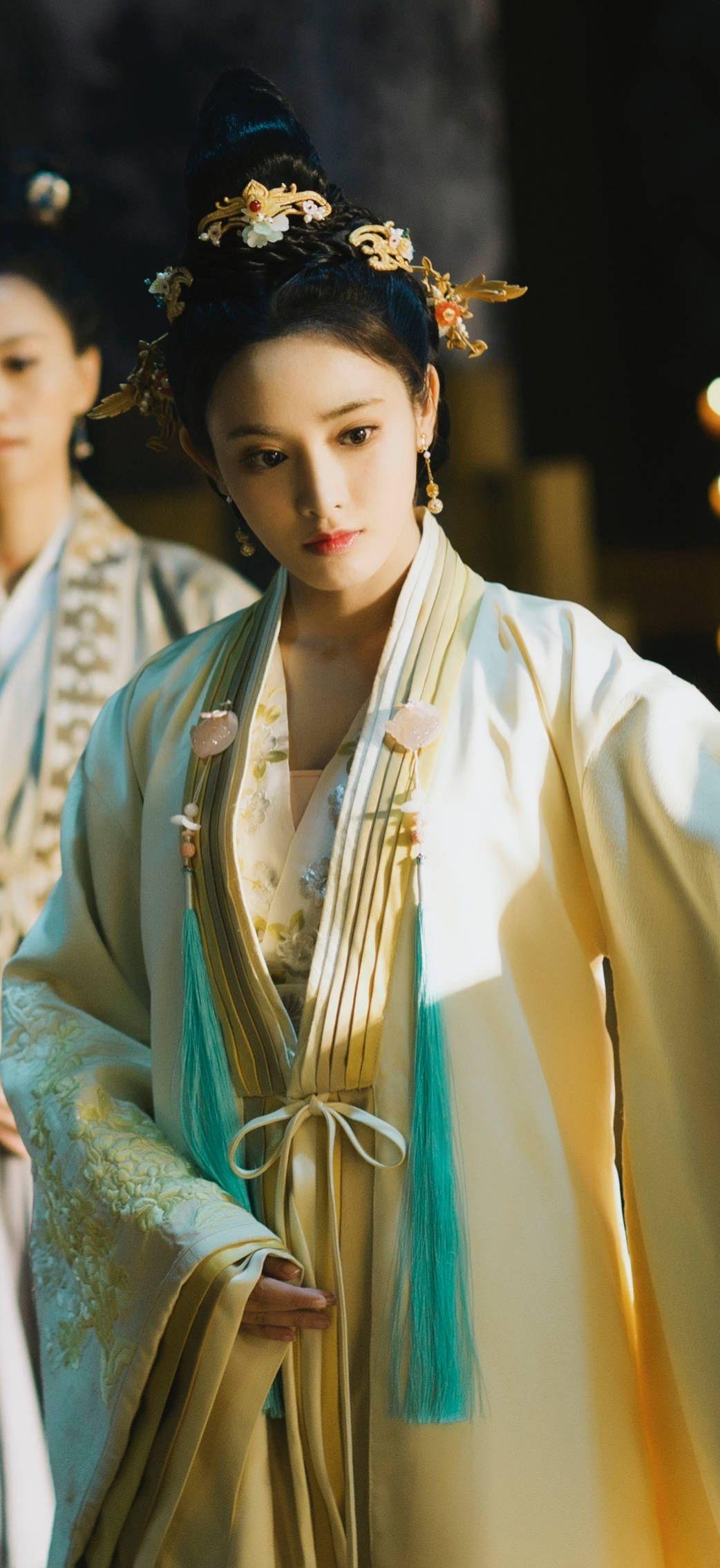 大家能给我一些东宫小枫的壁纸吗?