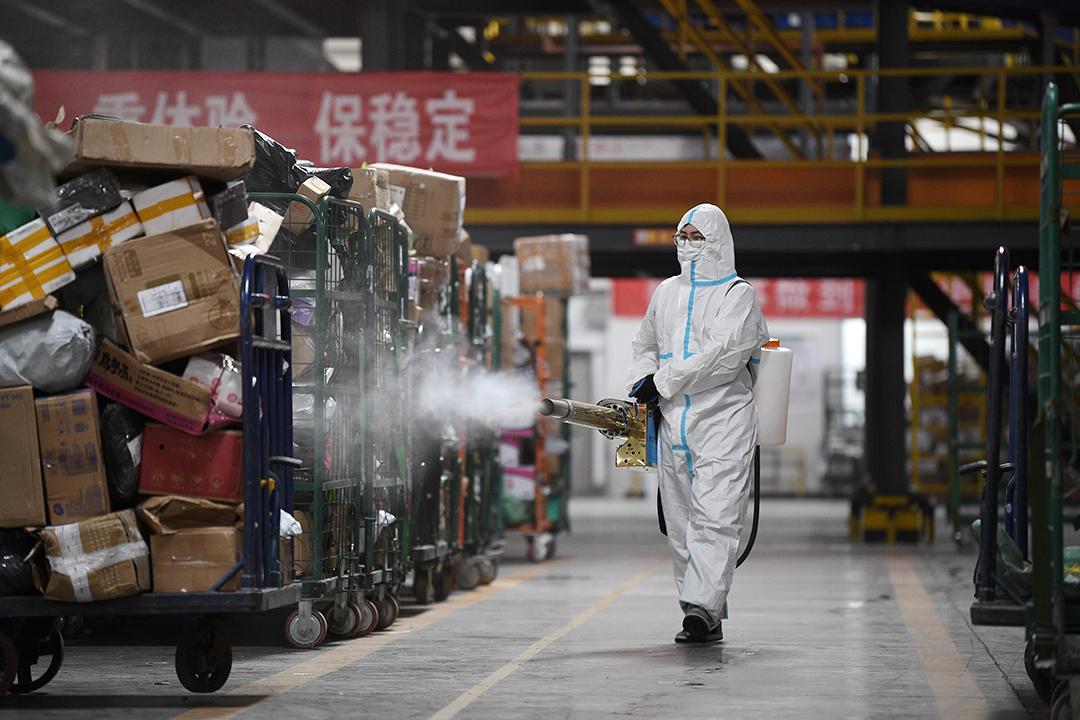 疫情期间收到快递该怎么办?省疾控中心提醒:物表消毒必须到位!