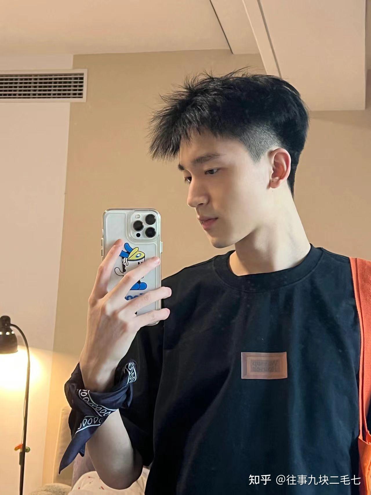 油性皮肤男生如何护肤