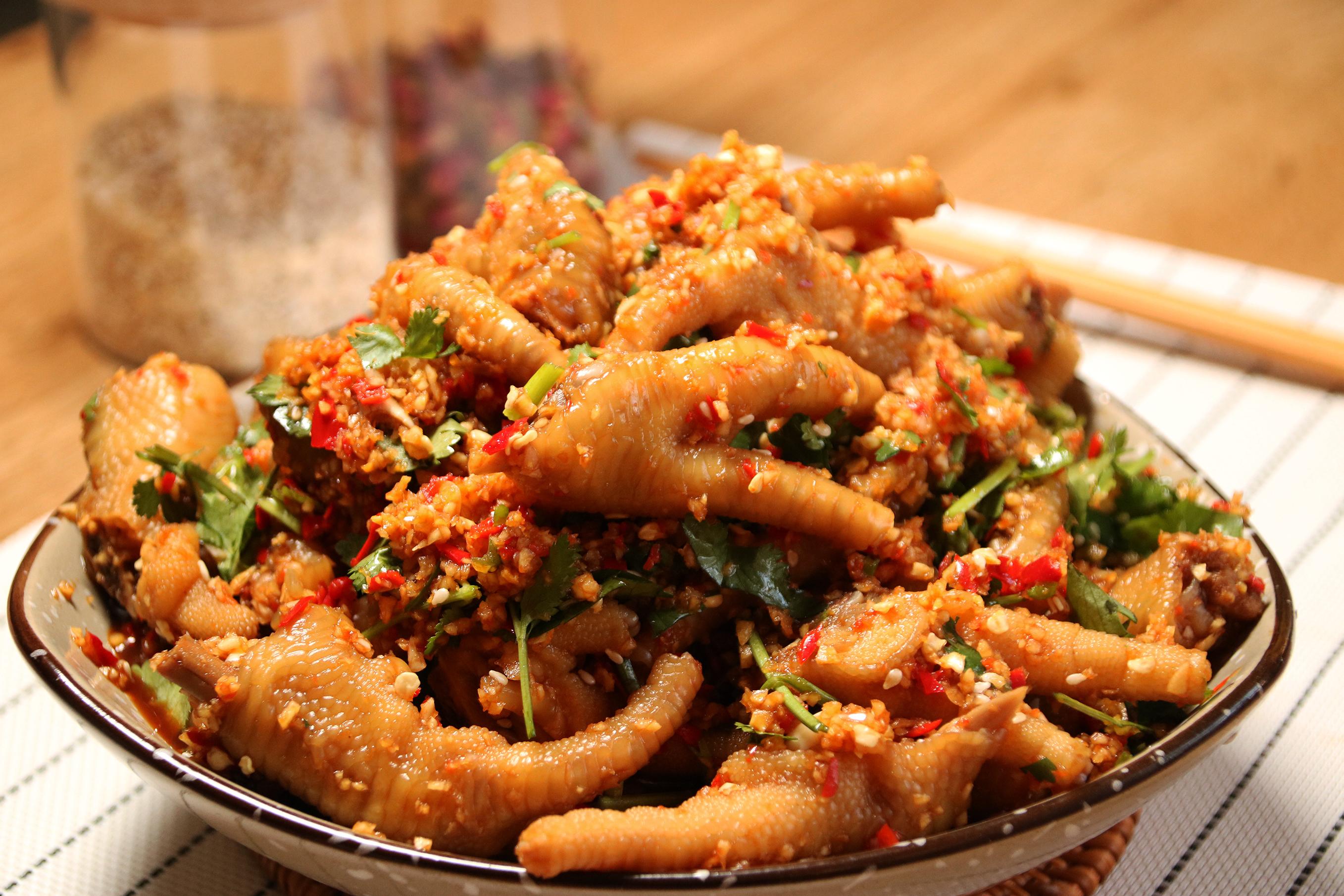 老师傅分享街边小吃黑椒脆皮肠配方皮脆肉香