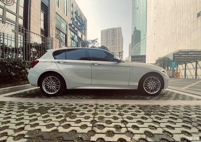 蓝天白云小宝马玩具车玩出新花样