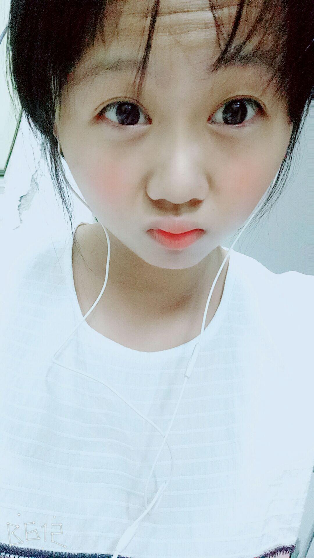 有没有鼻梁不高的美女?