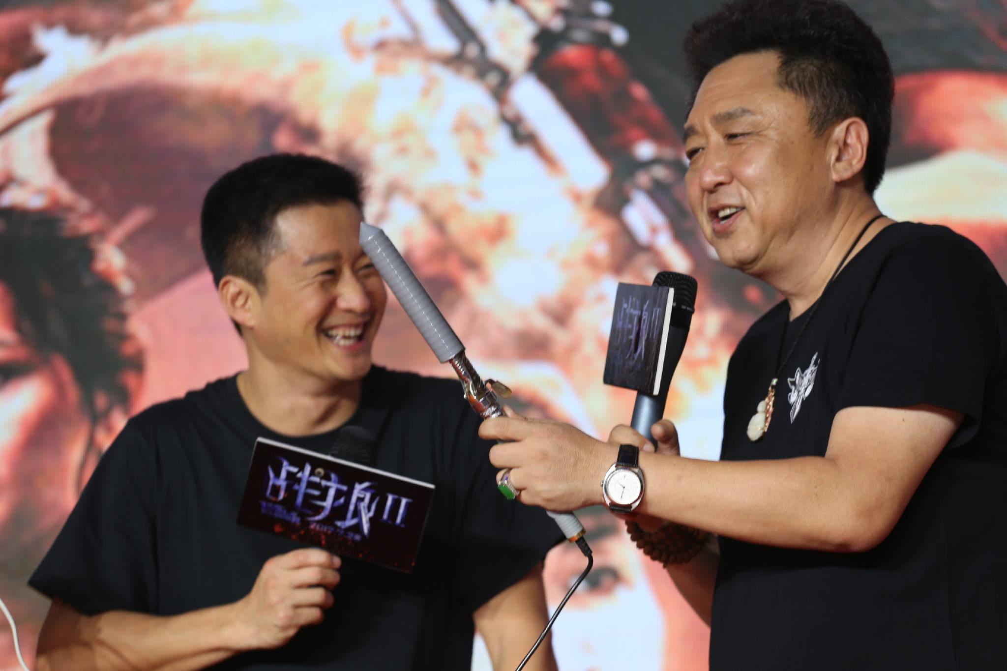 亲兄弟明算账于谦请吴京出演老师好片酬开出新高度