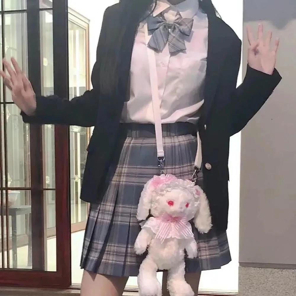 有没有那种穿jk的女头像?