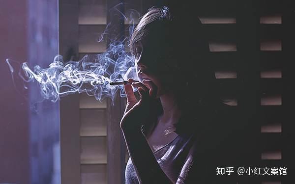 情感文案最近最热伤感(个性签名伤感文案短句)