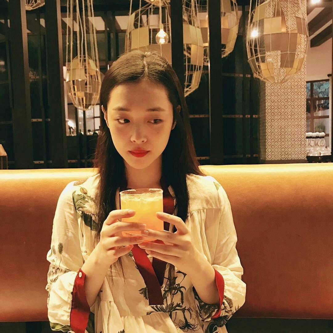 崔雪莉生前有哪些漂亮的写真,自拍照片 知乎