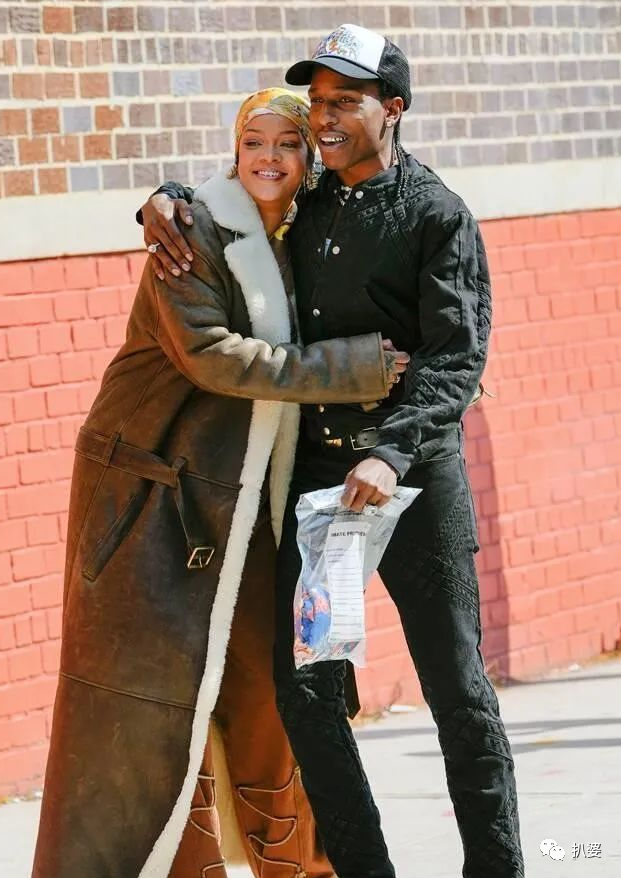 蕾哈娜亮相第 57 届超级碗表演,宣布已怀第二个孩子,你对她有哪些祝福?-蕾哈娜2023超级碗歌曲