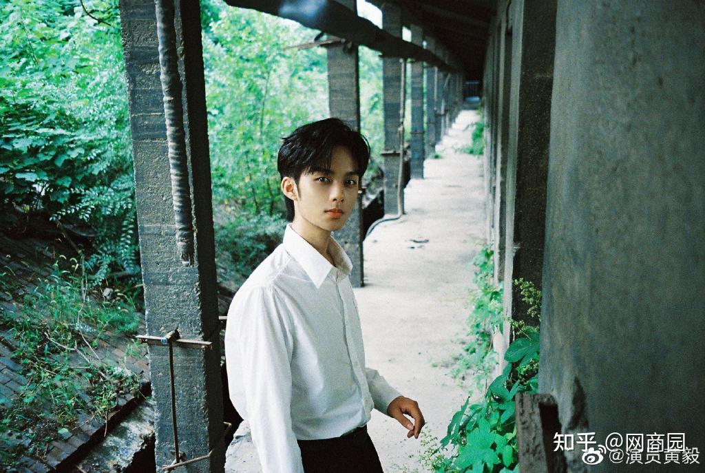黄毅:这究竟是谁,03年演员《大唐荣耀》《乔家的儿女》好戏不断 - 知乎