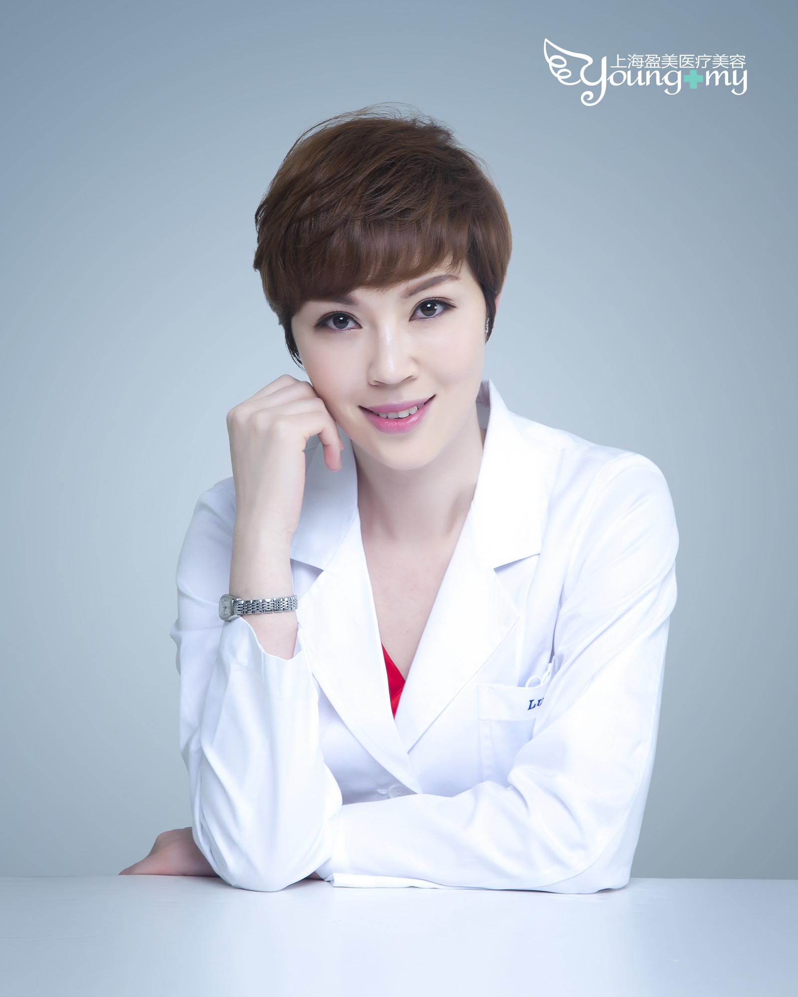 价格:8800元医院:上海盈美医疗整形美容身为女医生,因为自己本身的