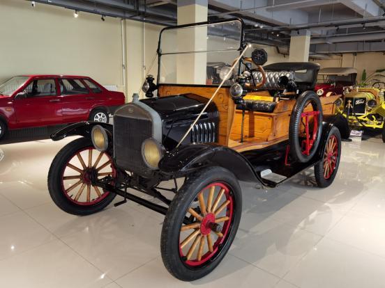 1 人赞同了该文章f2大森古典车