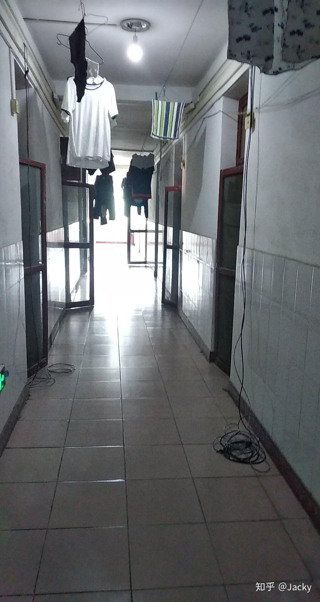 武汉大学博士宿舍是什么样的?