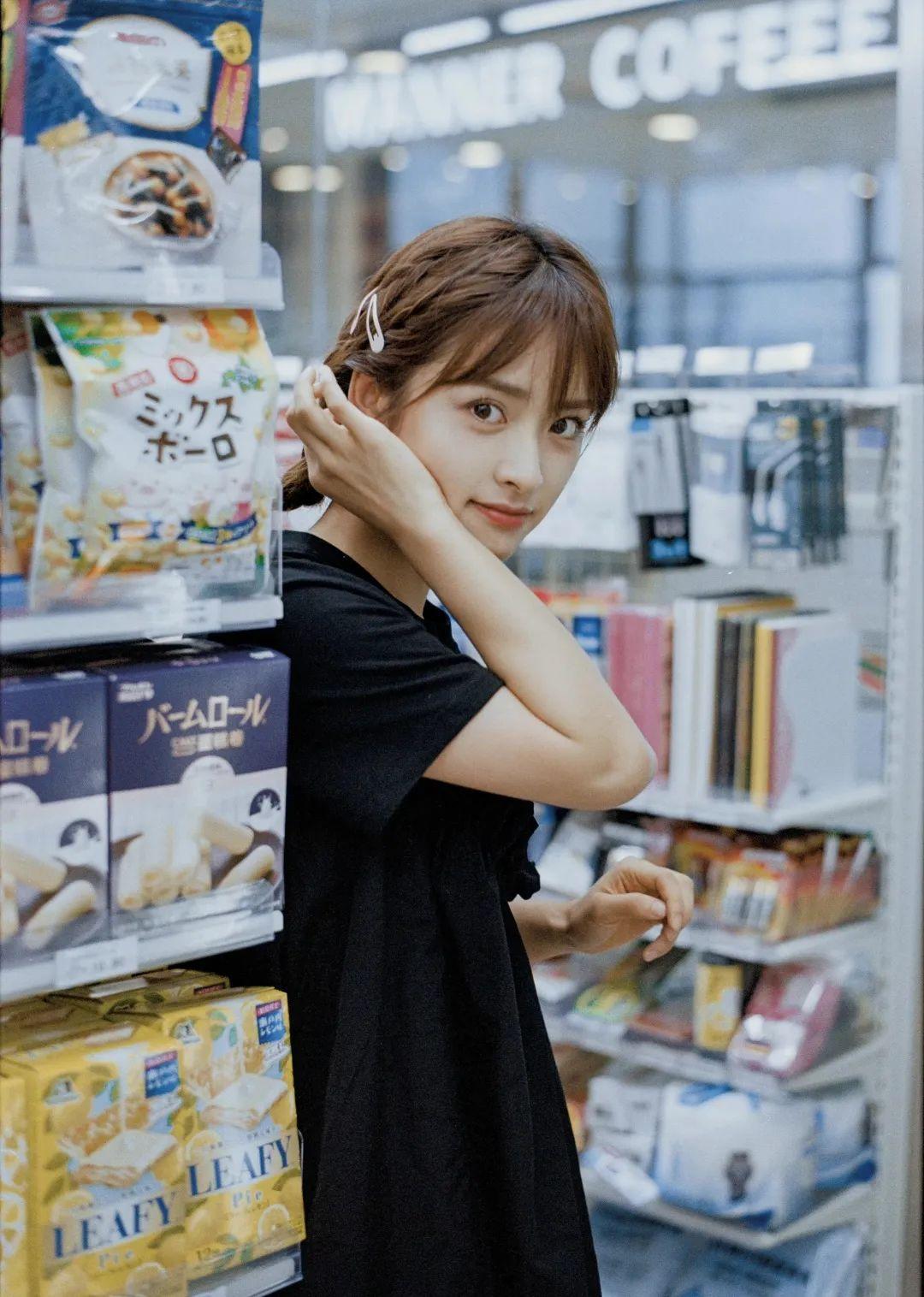 大家觉得沈月好看么? - 知乎