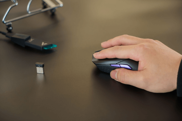 又是一款低调却强大的电竞游戏鼠标-雷柏vt3s原相高定版3395开箱评测