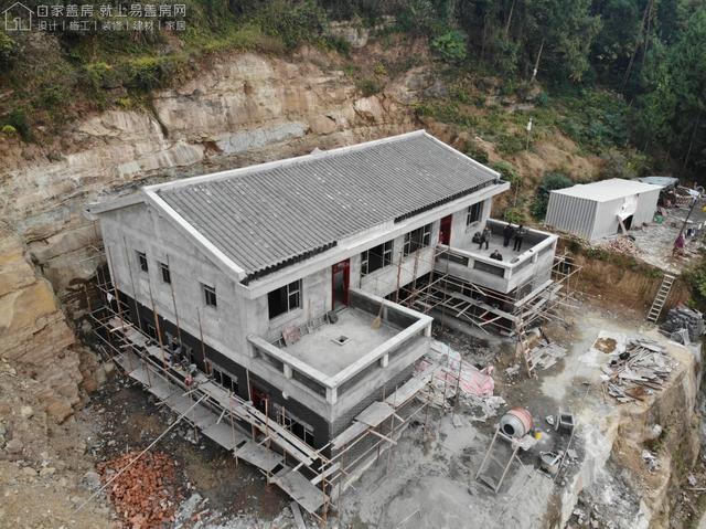 点击文章顶部易盖房头像关注我们,我们为你每天更新定制设计的农村