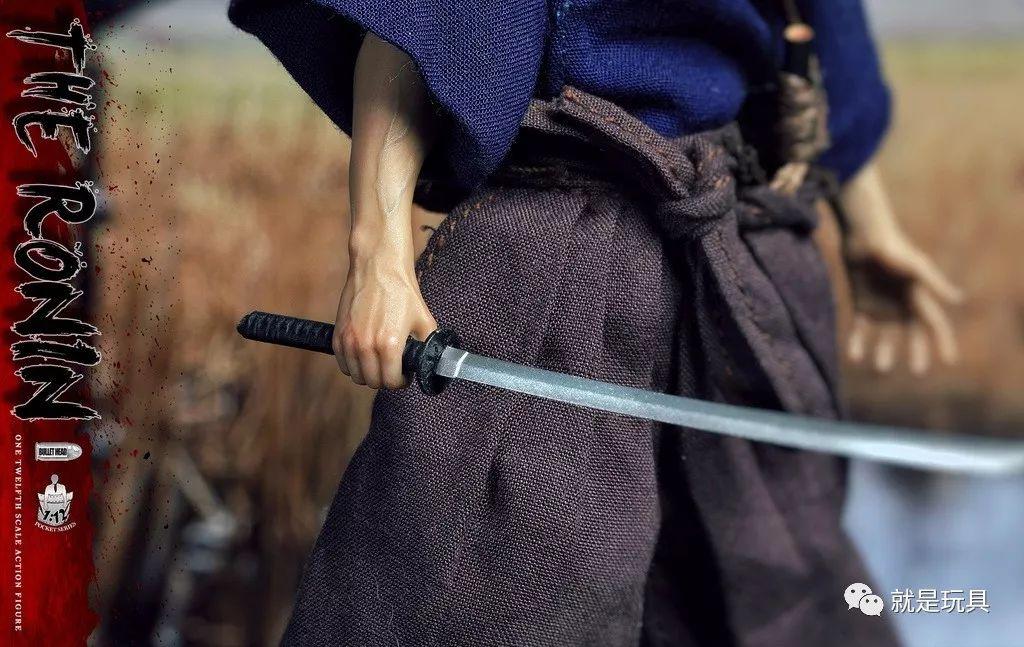 安装在人偶上可以完全隐藏可动关节这对手臂持刀或是劈砍动作都能摆出