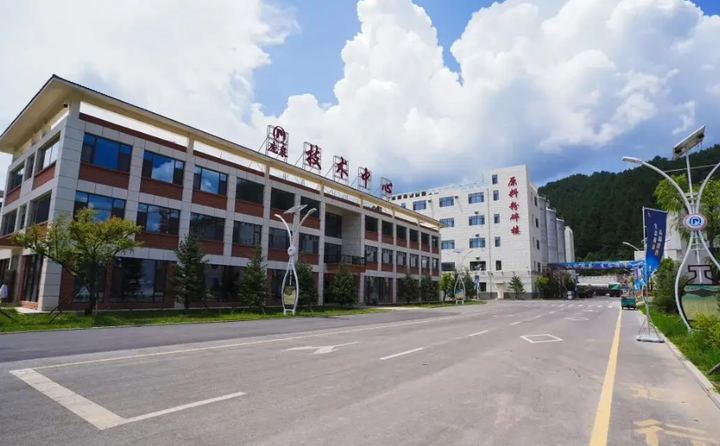 山西第二大酒企庞泉酒庄获白酒产业链"链主"制造业突出贡献企业