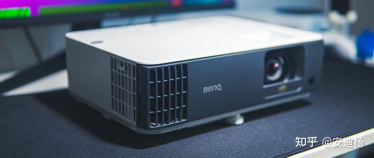 投影仪选购技巧与操作 v2-a8c8f8f248613de819dd544e8371786c_r.jpg