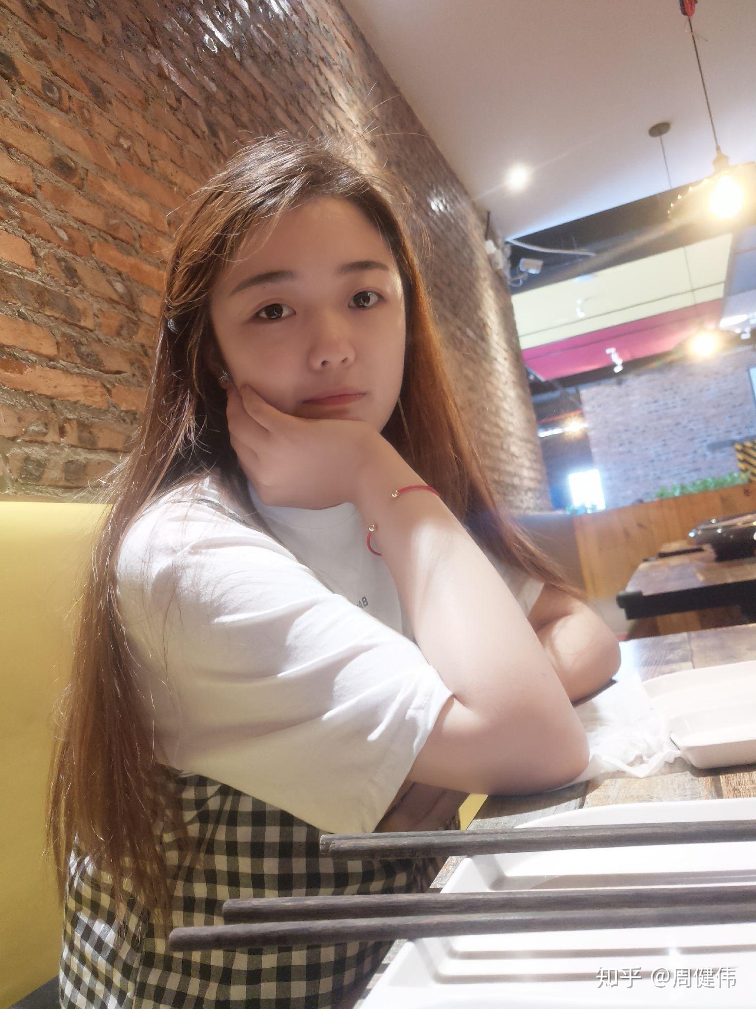 有个漂亮女朋友是什么体验?