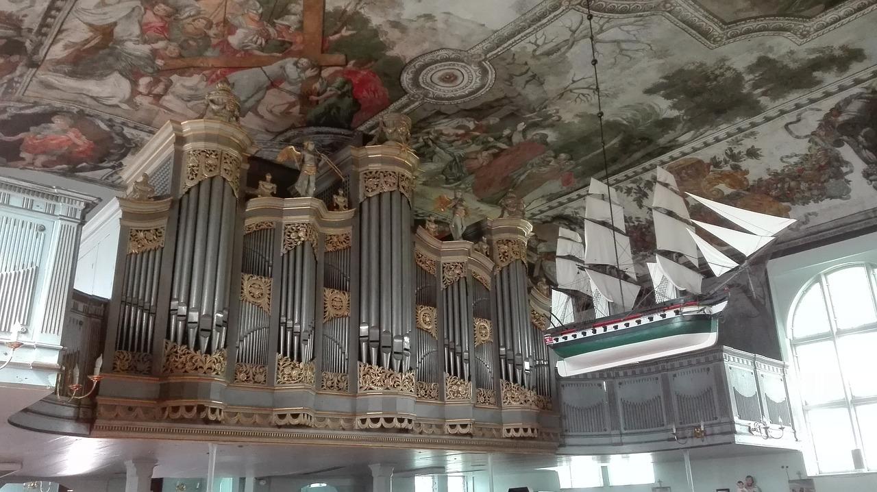 3. 宗教艺术融合