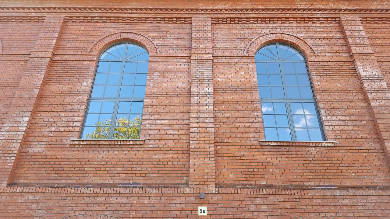 砖混和框架价格差多少