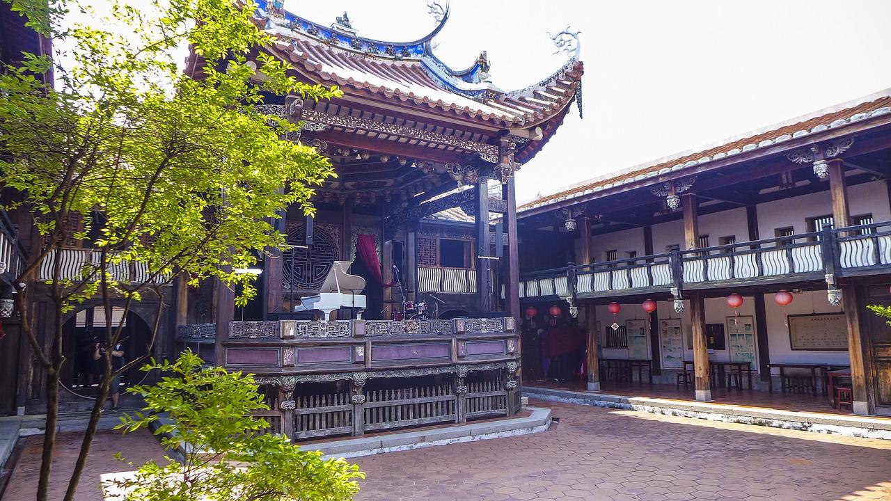 2. 铝窗花每平米价