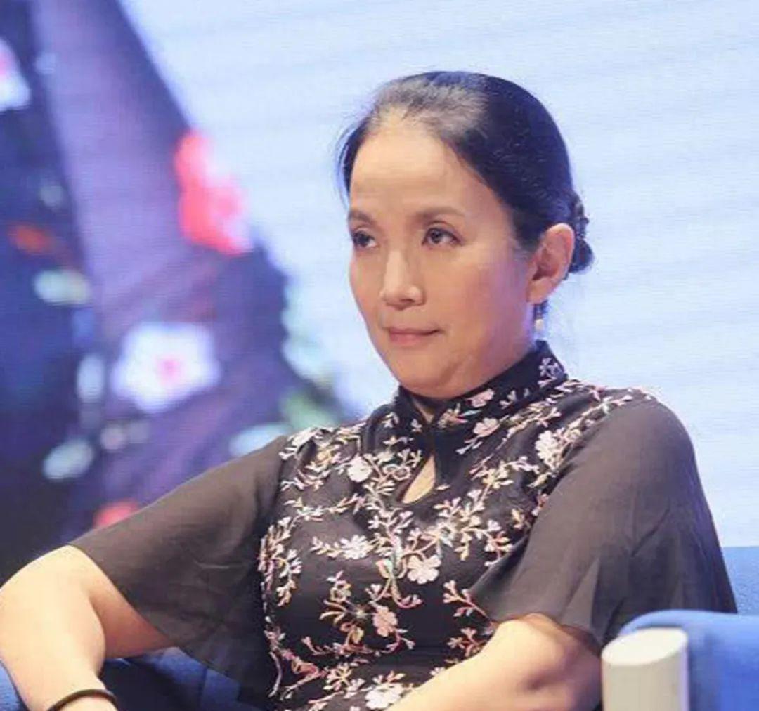 63岁在美国捡垃圾的吕丽萍,已经活成了一个"笑话" - 知乎