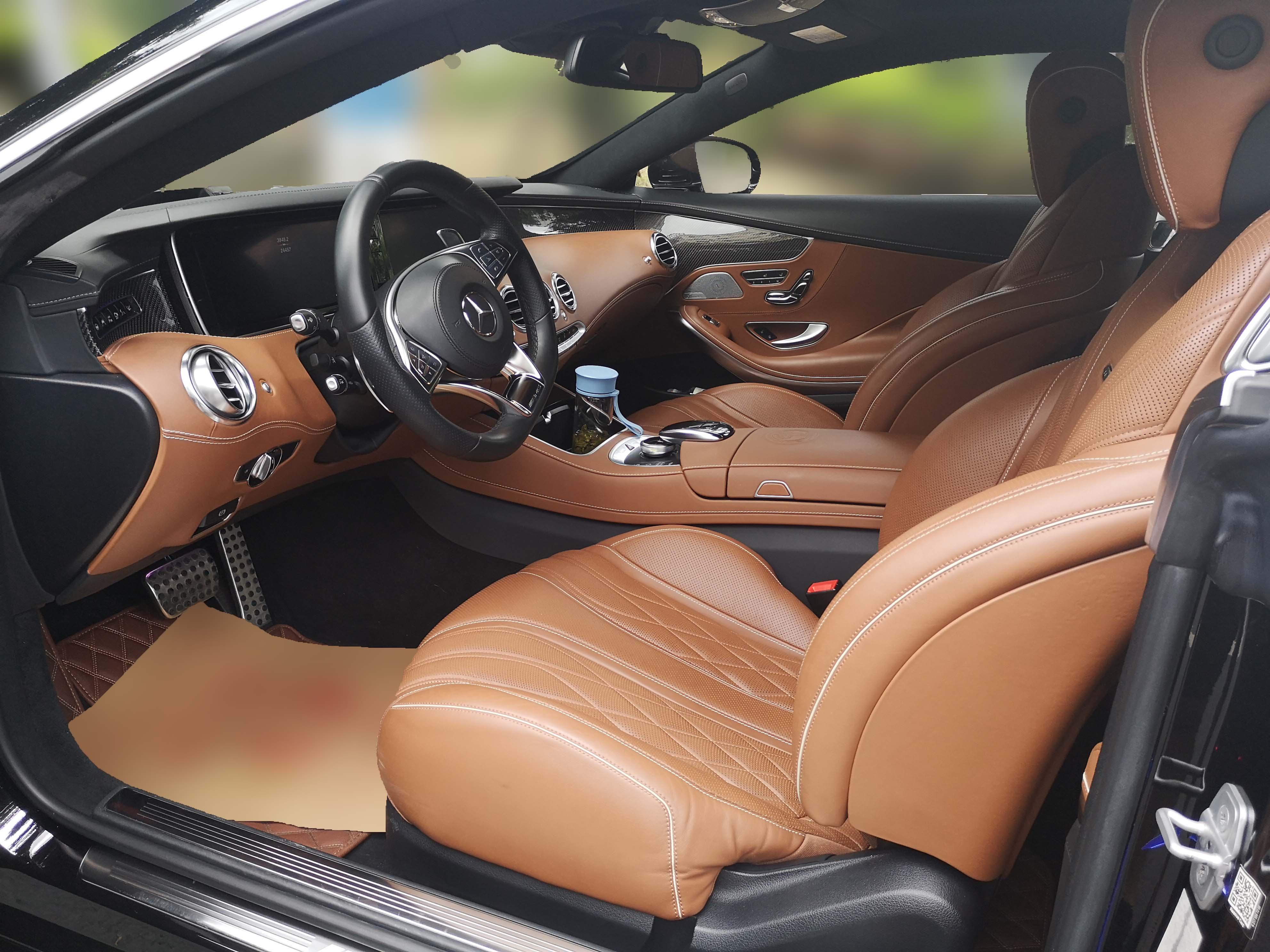 新车232万的奔驰amgs63coupe检测发现内饰发霉是泡水还是