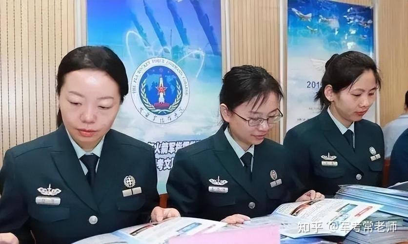 军队文职人员的工资待遇以现役军官为参照系,取消以前属地化的政策