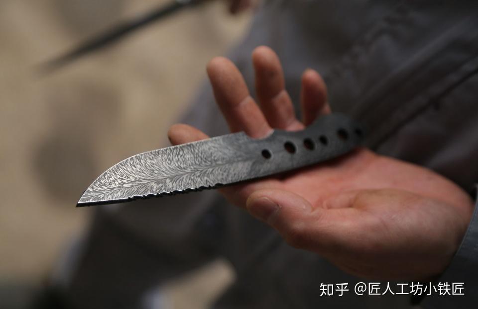 怎么做手工刀视频 v2-a9b1454fff0c7308233757f5c1b29420_r.jpg