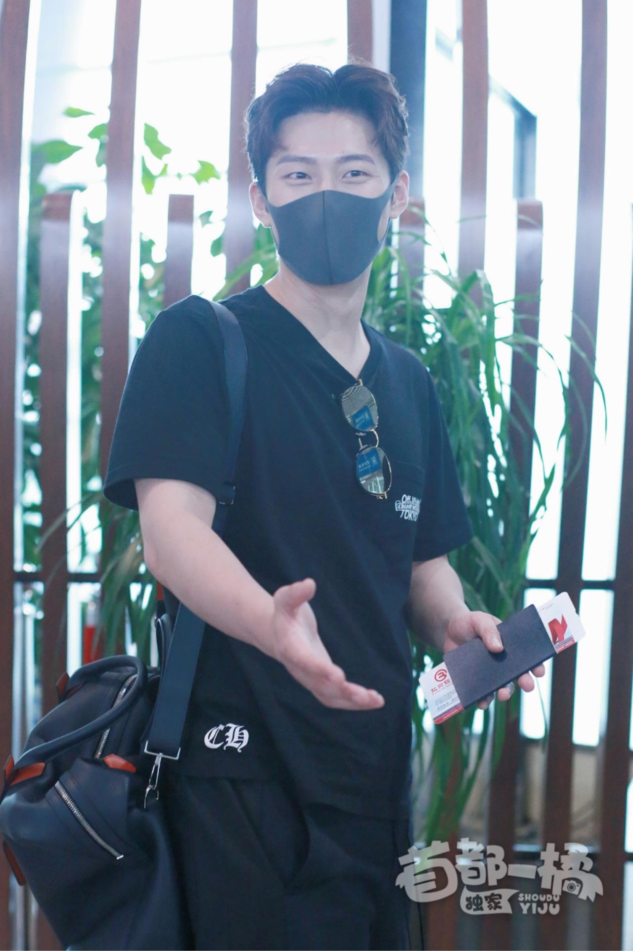 窦骁的美图或搞怪图有哪些?-窦骁帅照