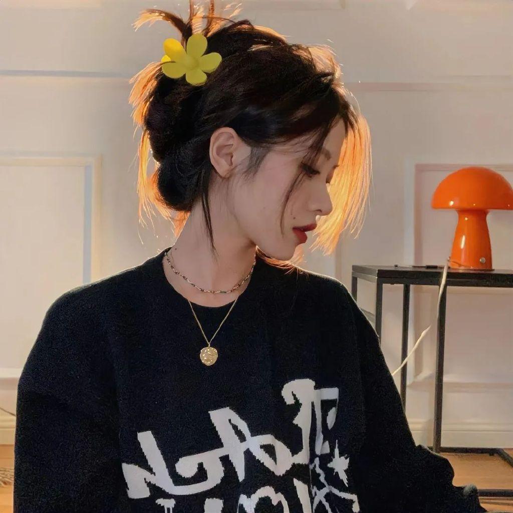 有没有很酷很拽的头像呀?(很酷很拽的图片女生)