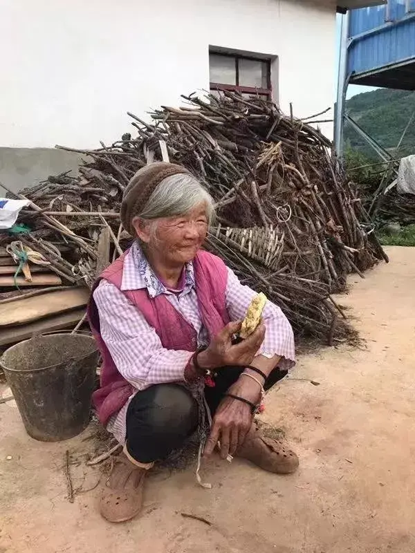 孤寡老人的生活是什么样的看了你会深有感触