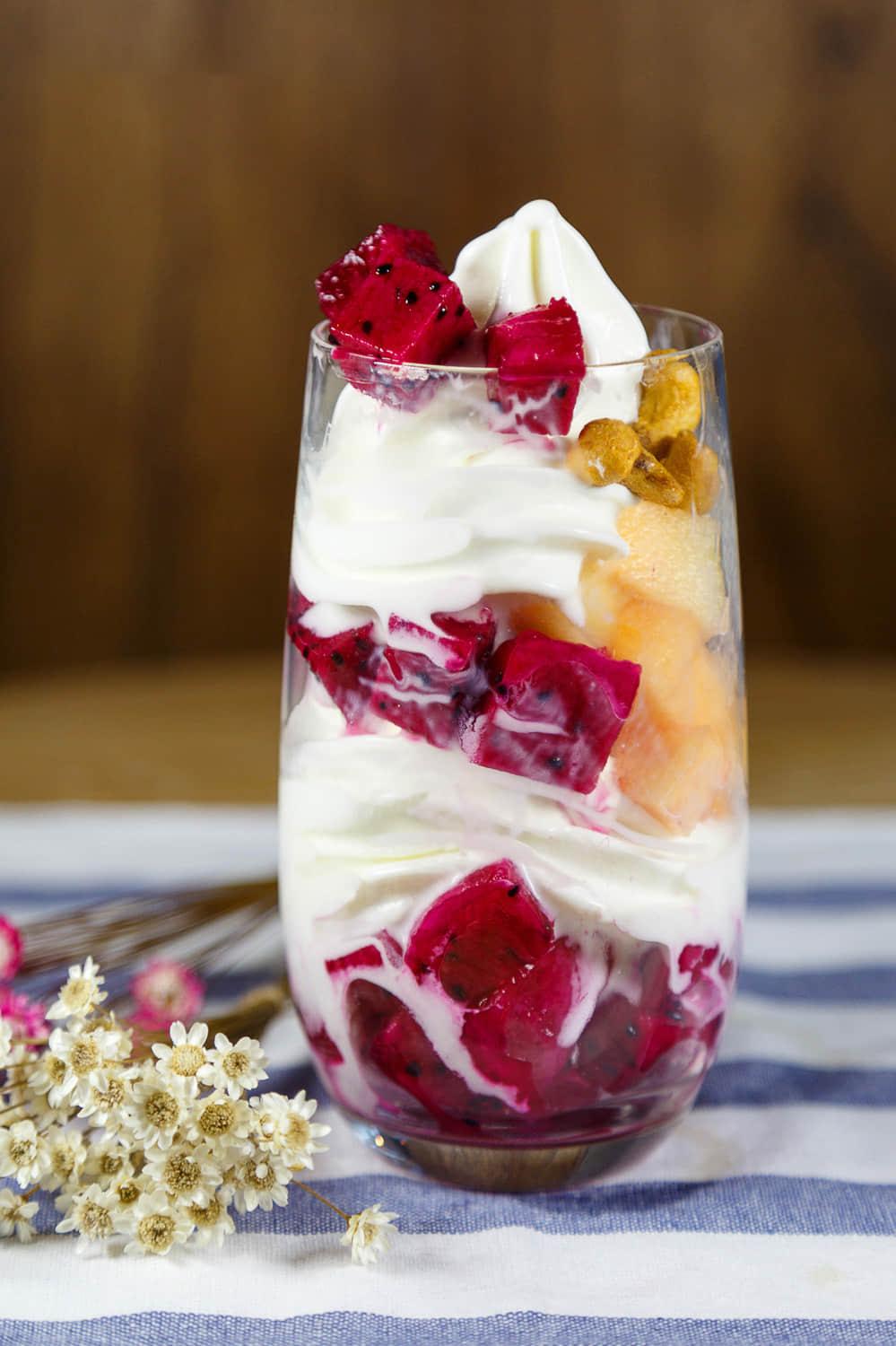 彩铅超写实教程火龙果圣代杯