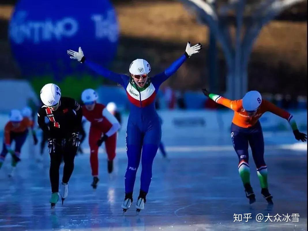 “冰丝带”首个世界纪录！瑞典选手夺速度滑冰男子10000米金牌-侨报网
