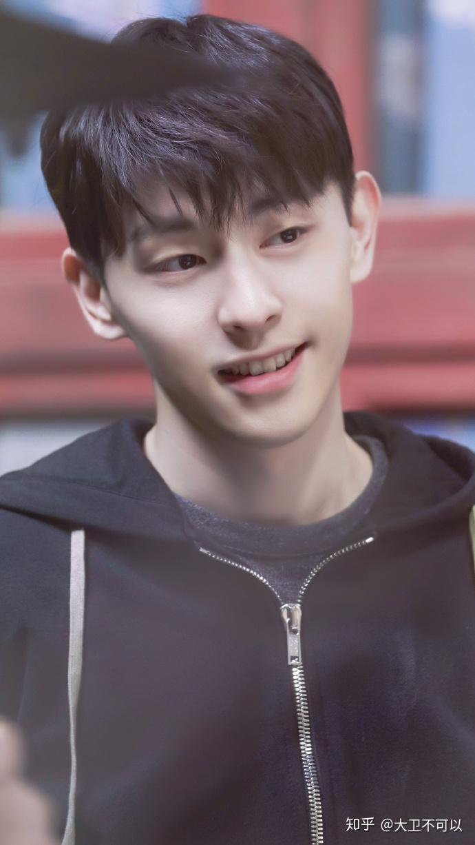 邓伦风里雨里我们一起