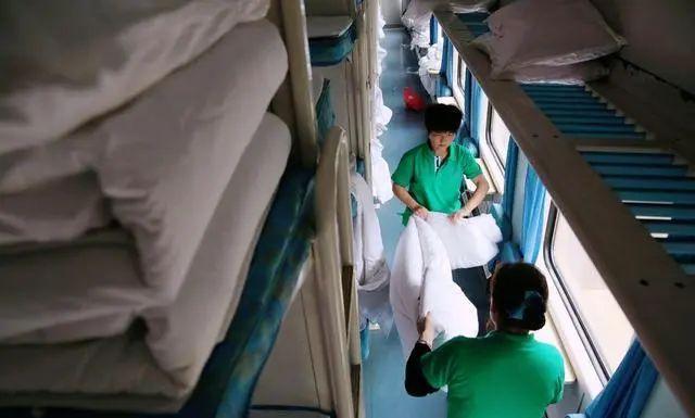 中国首例全卧铺列车,全程727公里,中间没有停靠站,一觉睡到沈阳