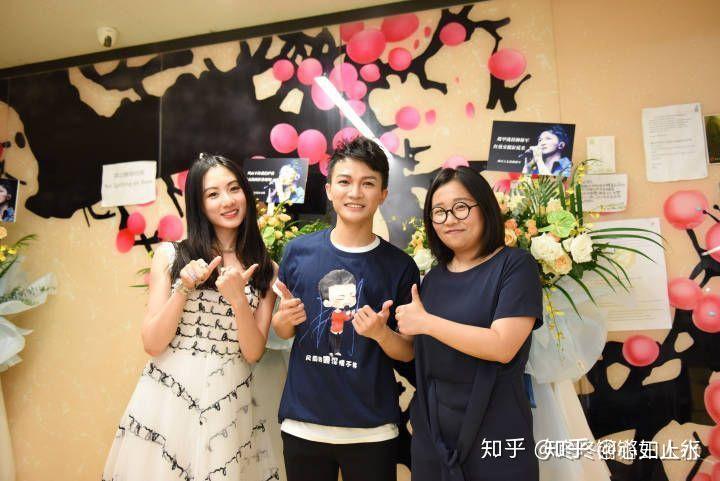 周深和尹约在谈恋爱吗? - 知乎