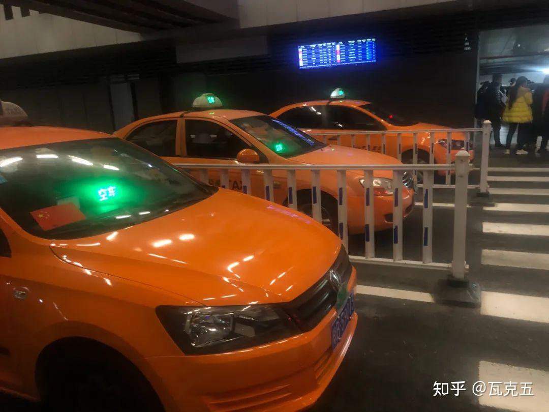 即便是正规的橙色出租车,如果出租车司机过于"热情招呼",最好还署别