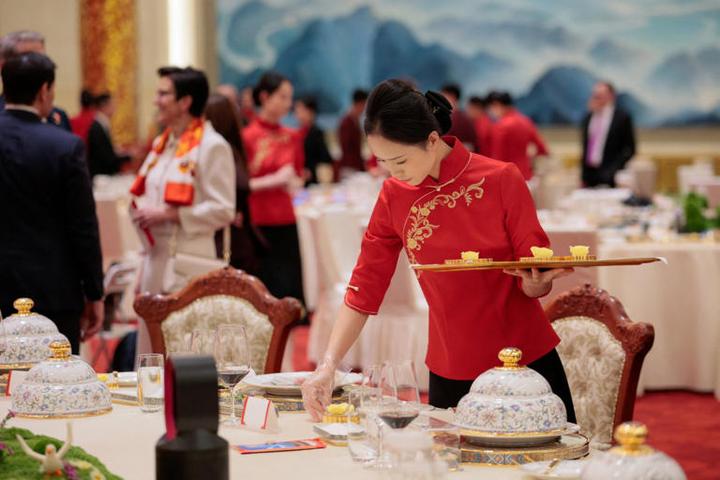 人民大会堂的晚宴圆桌：一张中美产业深度咬合的“活地图” - 知乎