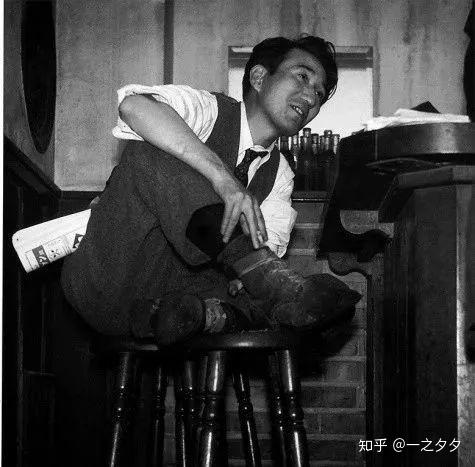 人间失格的叶藏和太宰治有什么不同