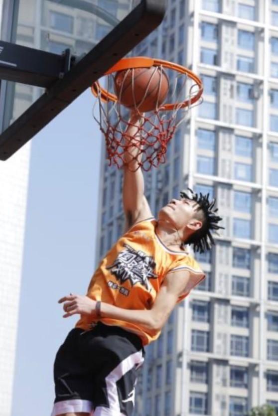 街头篮球_街头暴力篮球 street basketball_篮球街头赛