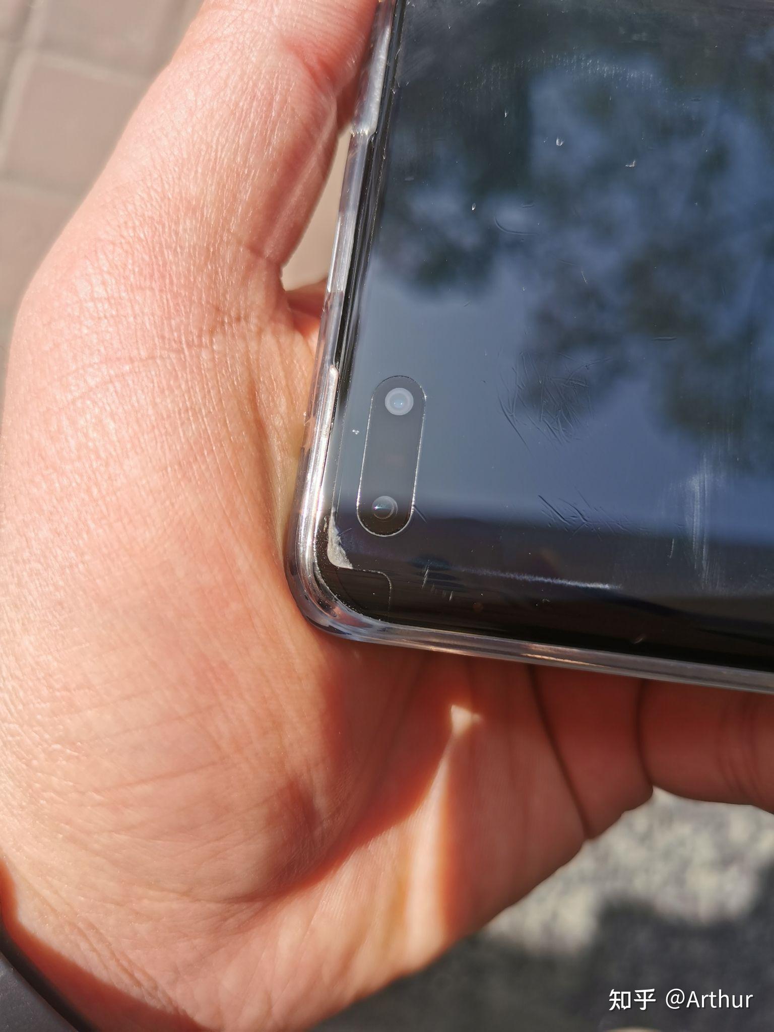 华为mate40pro的前置摄像头的镜头歪了你们有这种情况吗